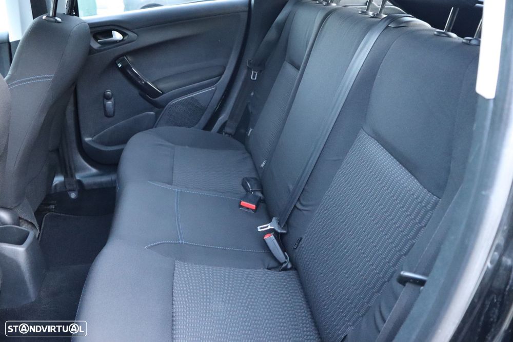 Peugeot 208 1.2 PureTech Style - 18