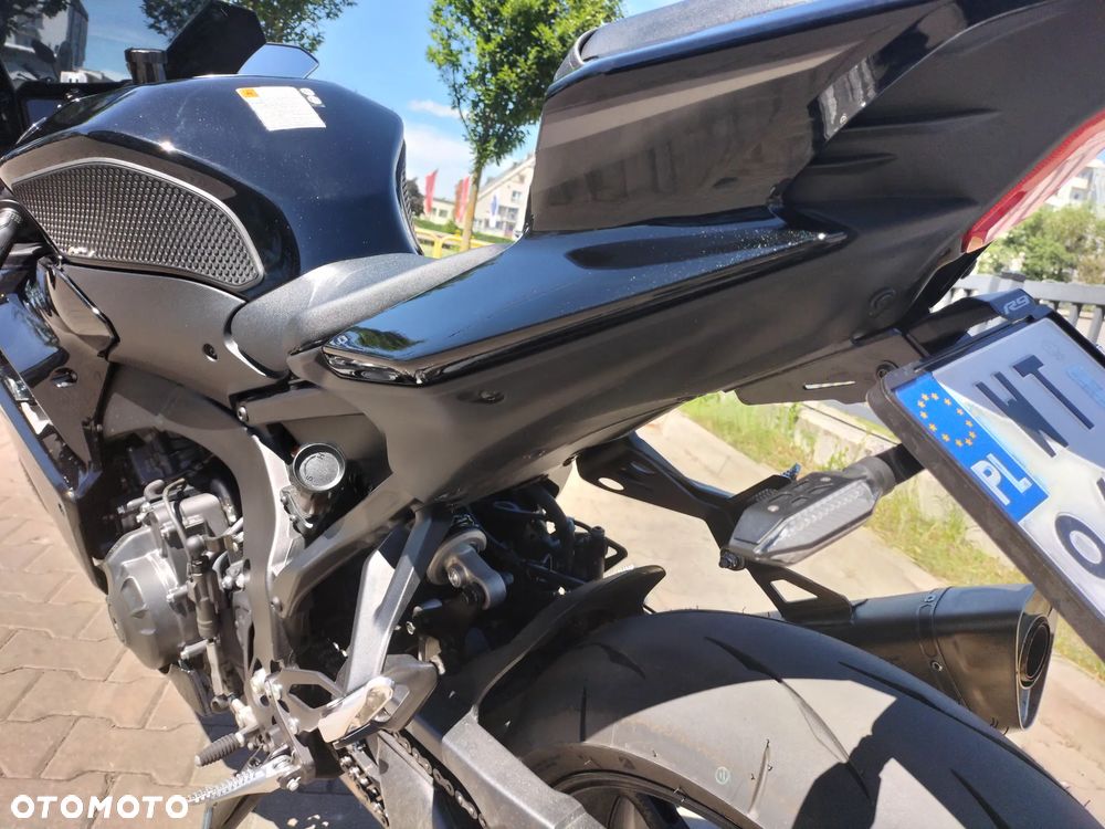 Yamaha R9 - 15