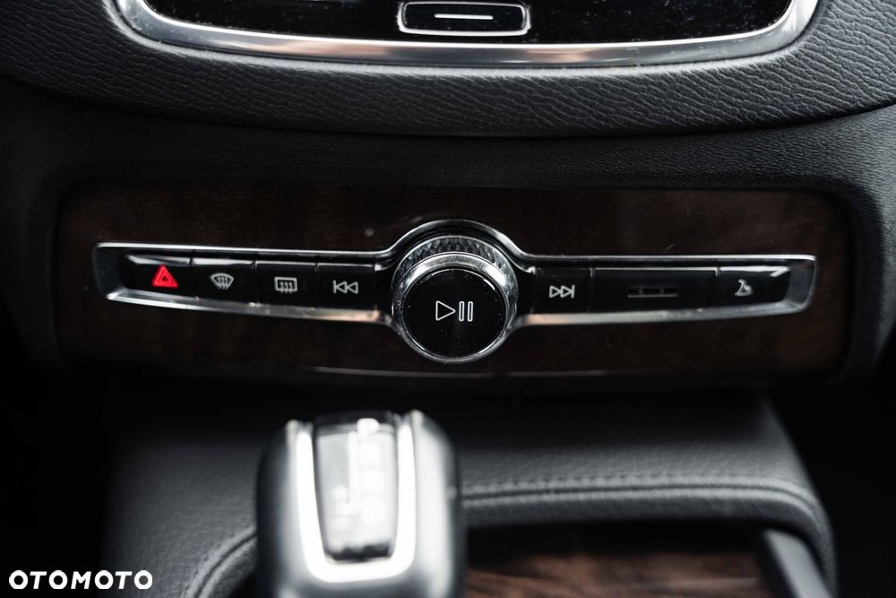 Volvo XC 90 T6 AWD Momentum - 25