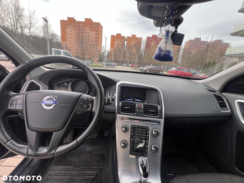 Volvo XC 60 D3 Drive-E Momentum - 8