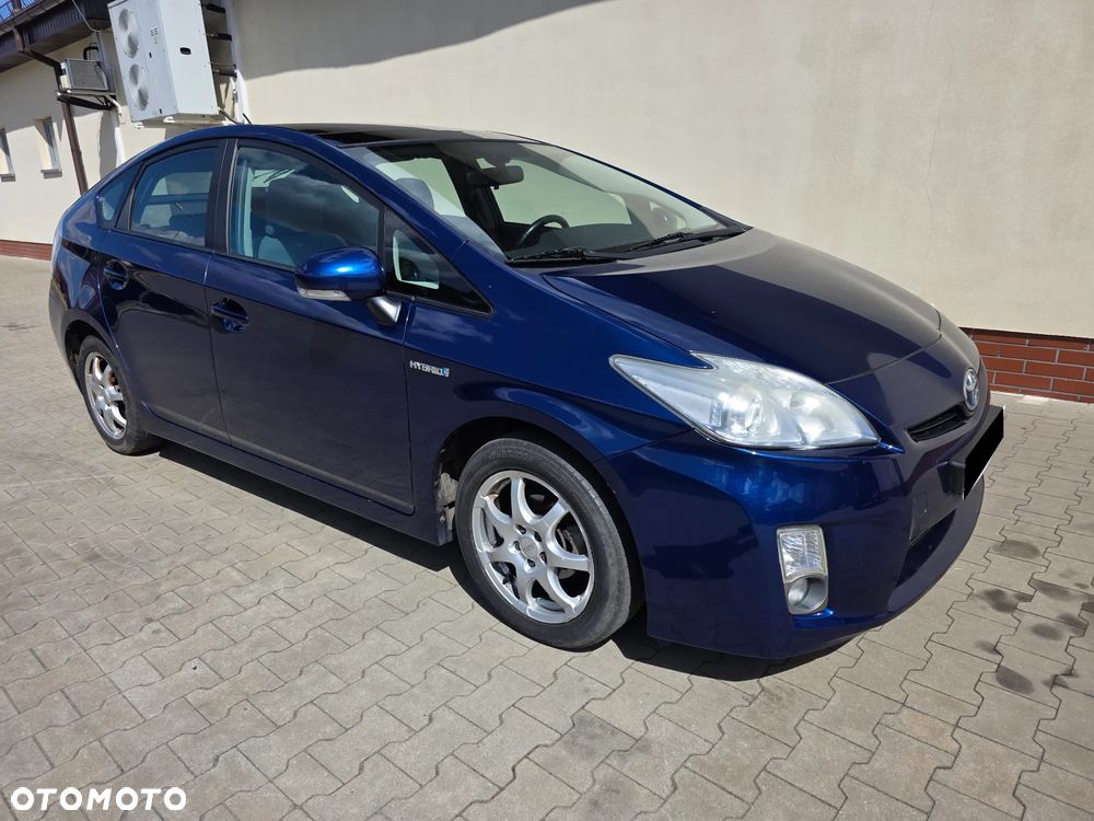 Toyota Prius (Hybrid) - 1