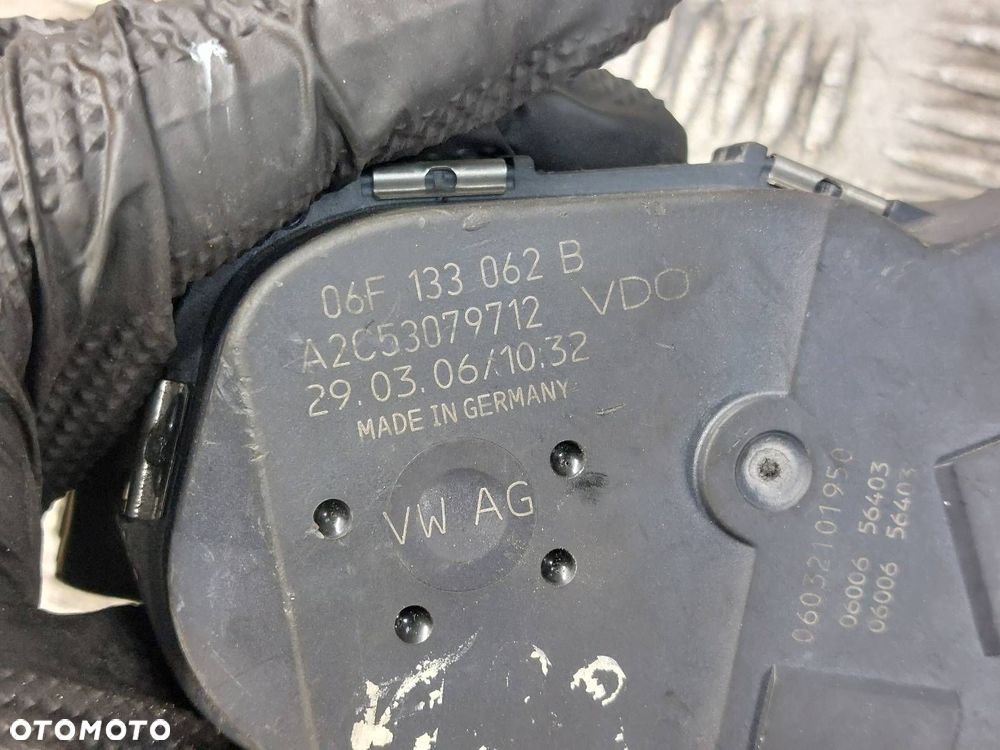 PRZEPUSTNICA VOLKSWAGEN PASSAT B6 2.0 FSI 06F133062B ID: 237348 - 3