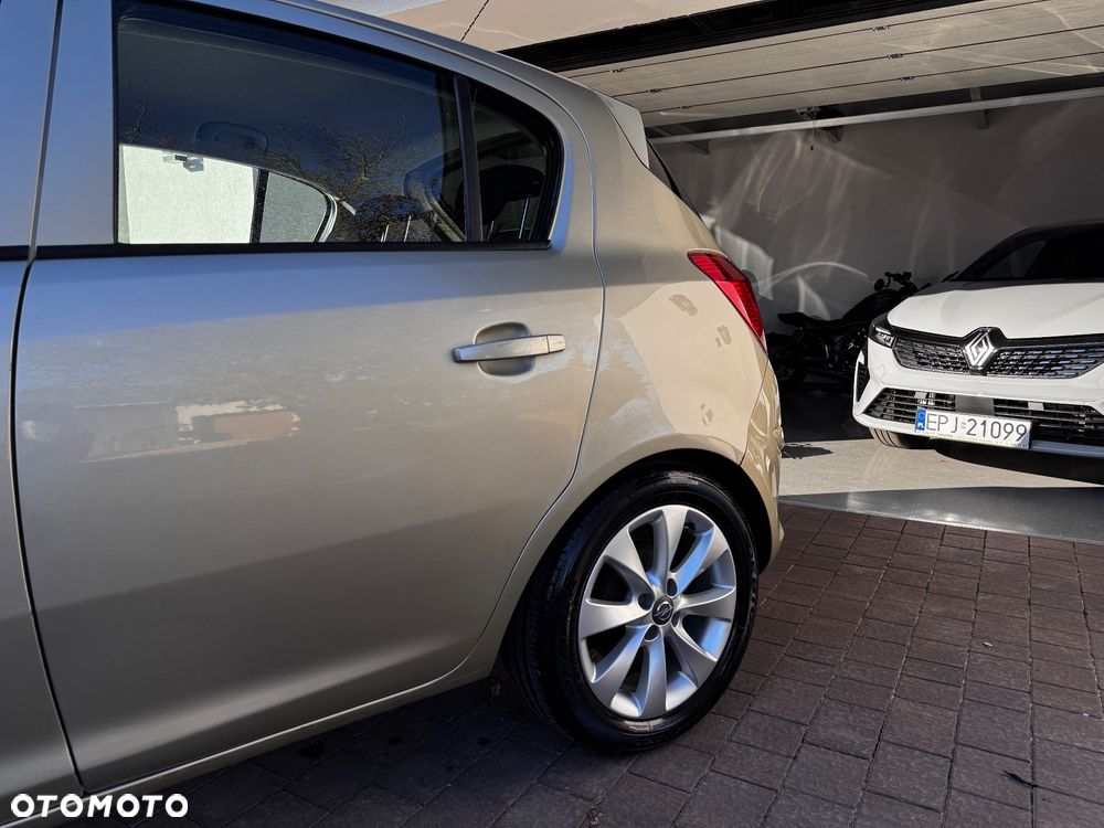 Opel Corsa 1.2 16V - 10