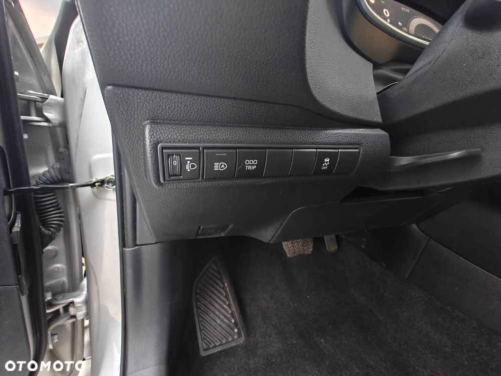 Toyota Corolla 1.8 Hybrid Comfort - 13
