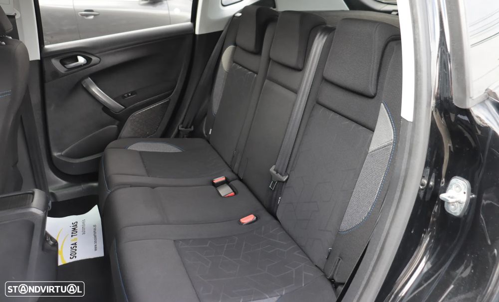 Peugeot 2008 1.2 PureTech Style - 16