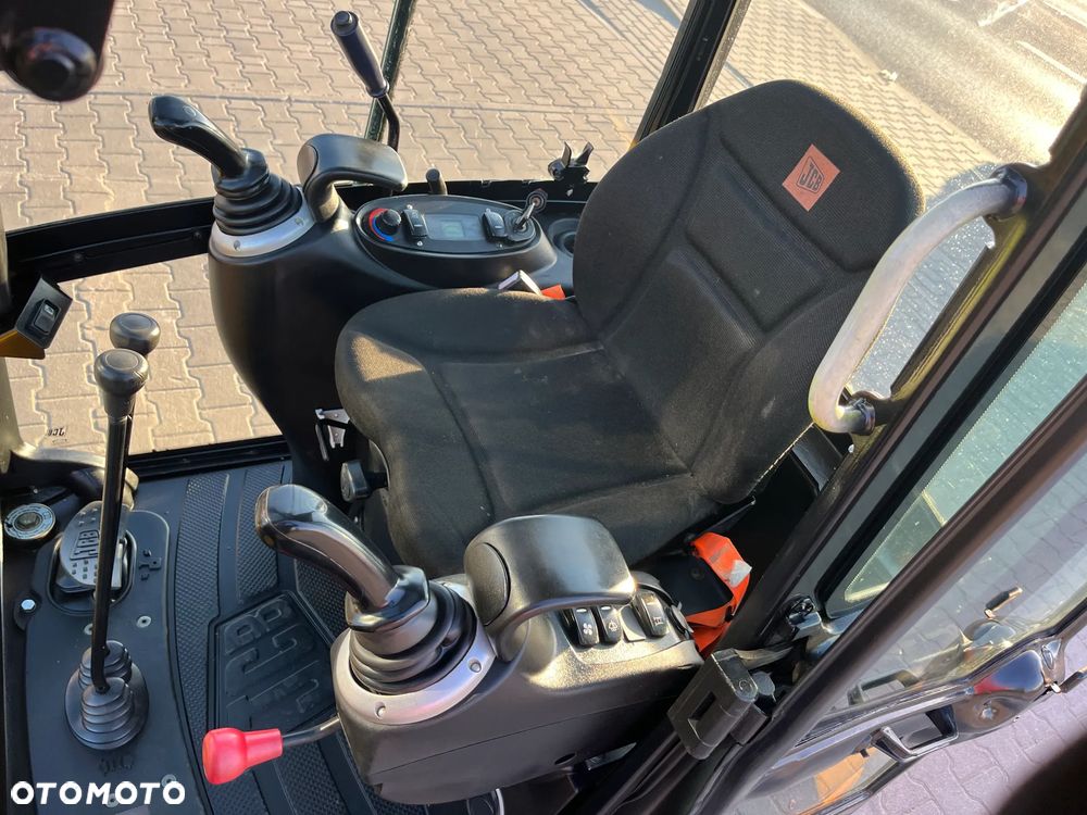 JCB 8018 CTS - 16