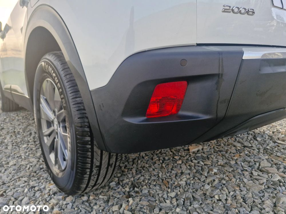 Peugeot 2008 - 9