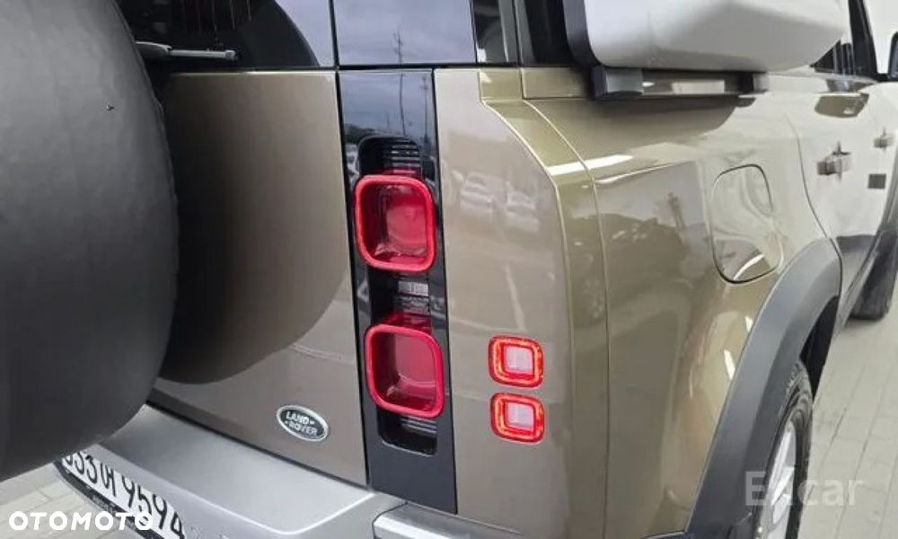 Land Rover Defender - 26