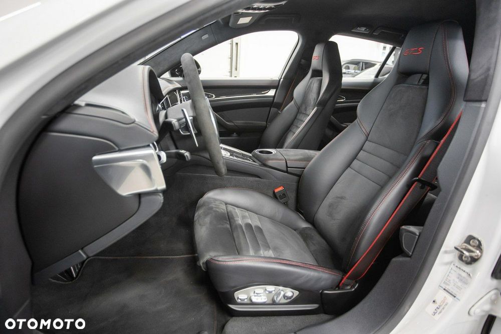 Porsche Panamera - 30