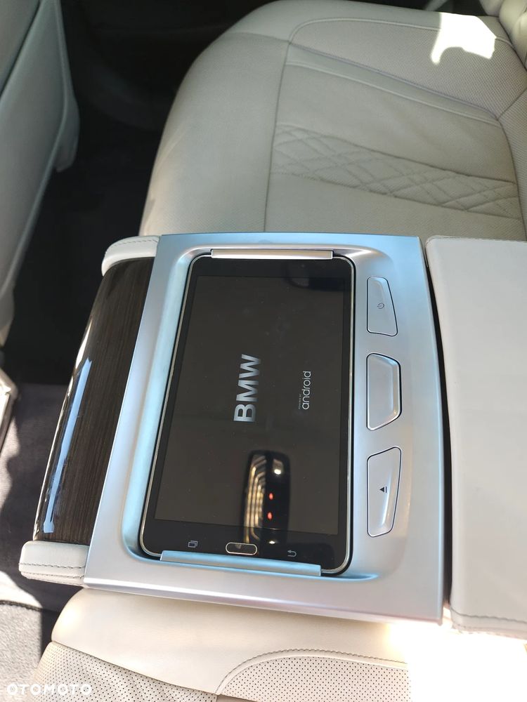 BMW Seria 7 750i xDrive - 21