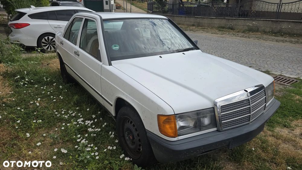 Mercedes-Benz W201 (190) - 9