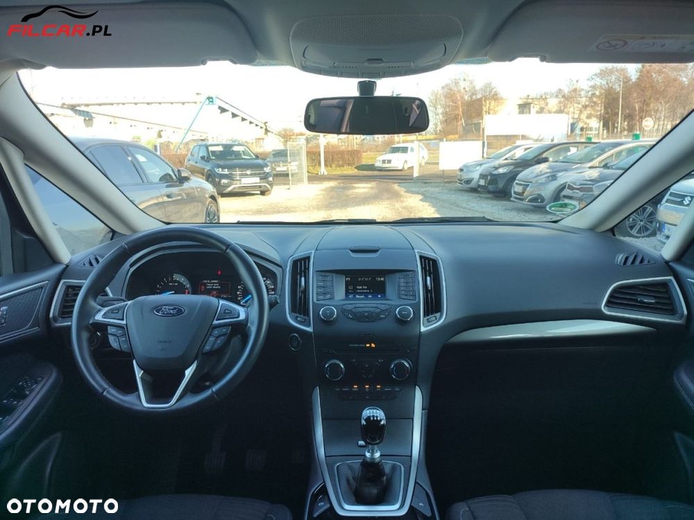 Ford S-Max - 11