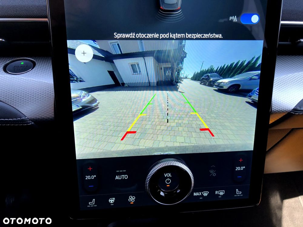 Ford Mustang Mach-E - 15