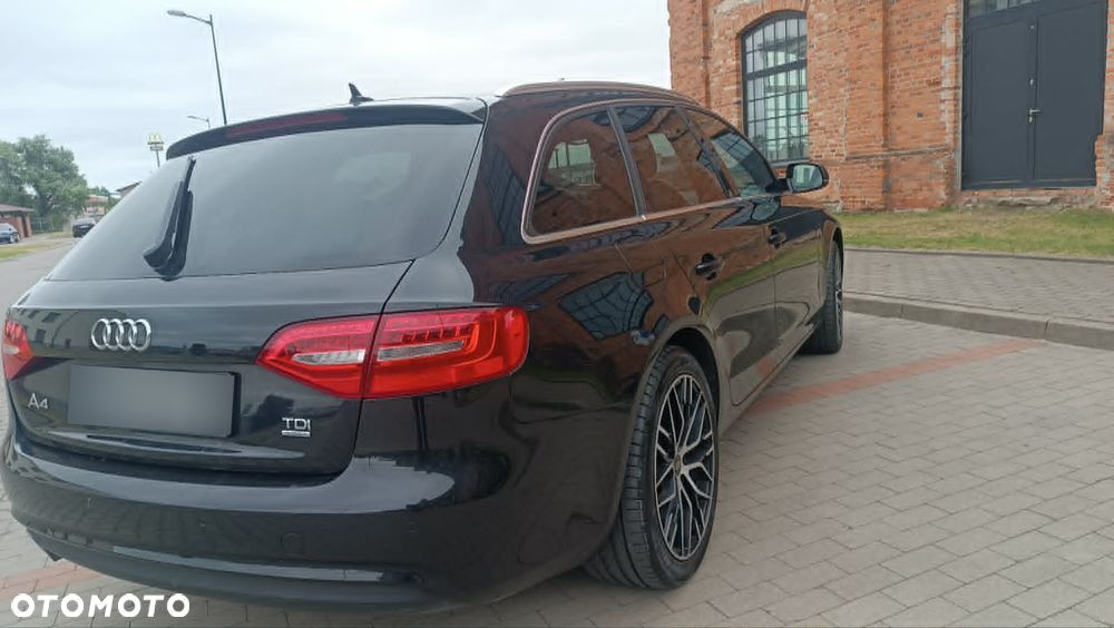 Audi A4 Avant 2.0 TDI Quattro S tronic - 8