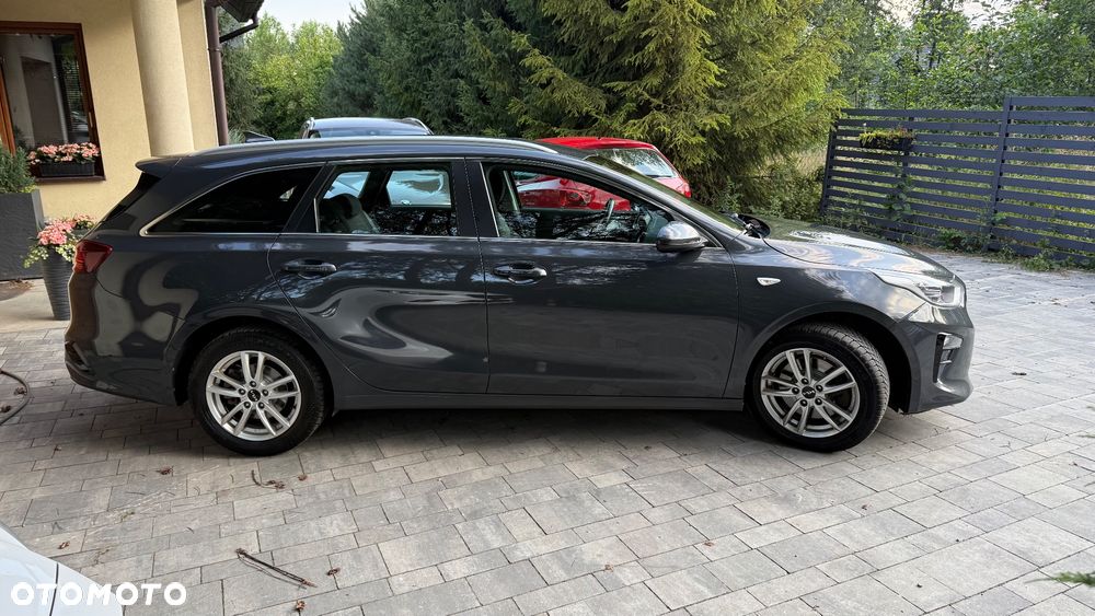 Kia Ceed 1.6 CRDi Eco-Dynamics+ (48V Mild-Hybrid) DCT7 Spirit - 11
