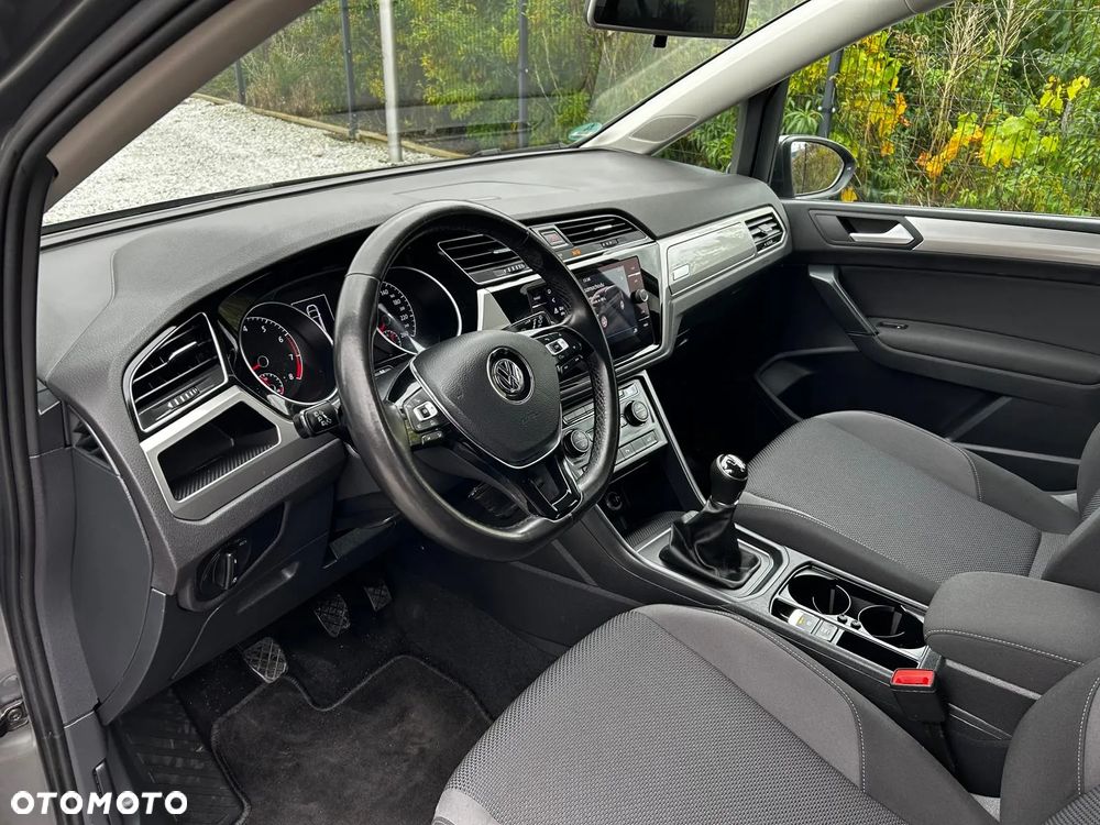 Volkswagen Touran 1.4 TSI BMT Comfortline - 23
