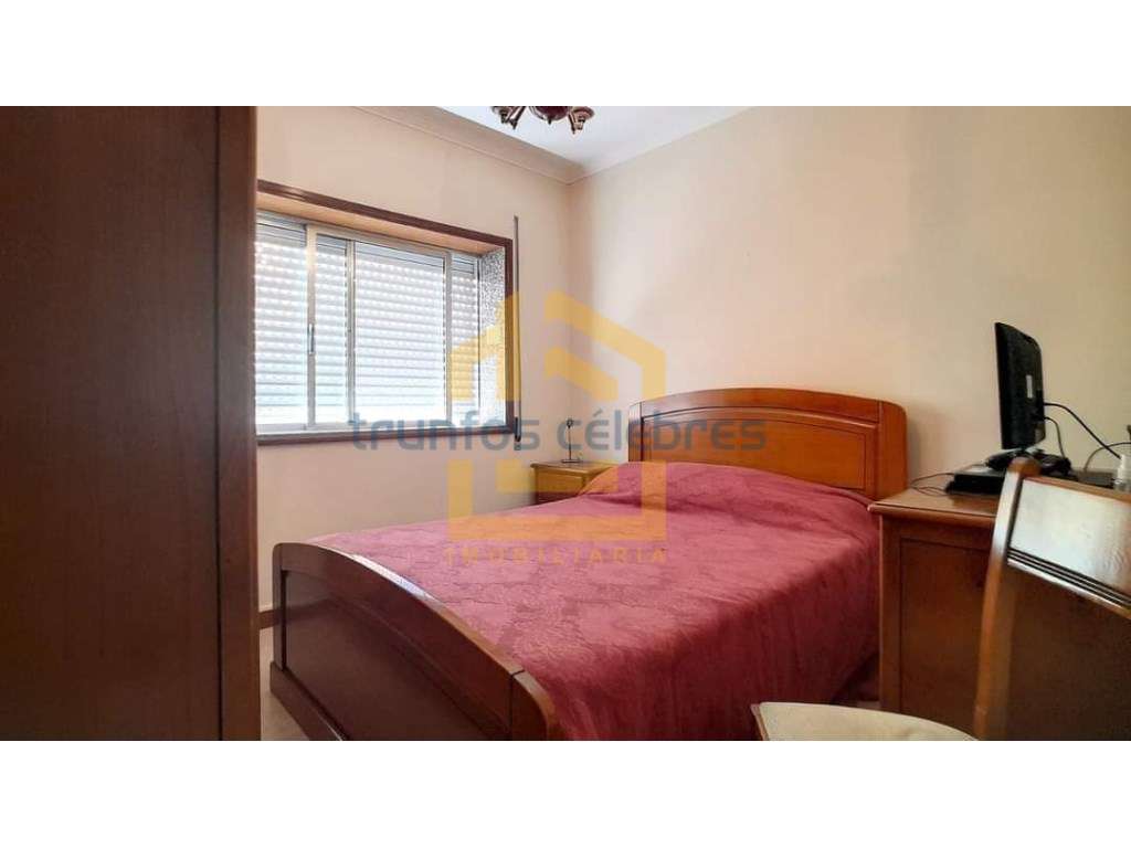 Andar de Moradia T2 com Garagem Fechada | caxinas I Vila do Conde - Grande imagem: 4/10
