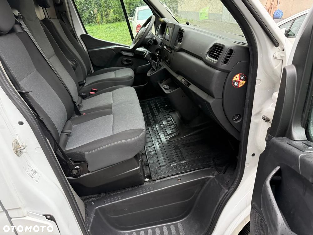 Nissan NV400 - 13
