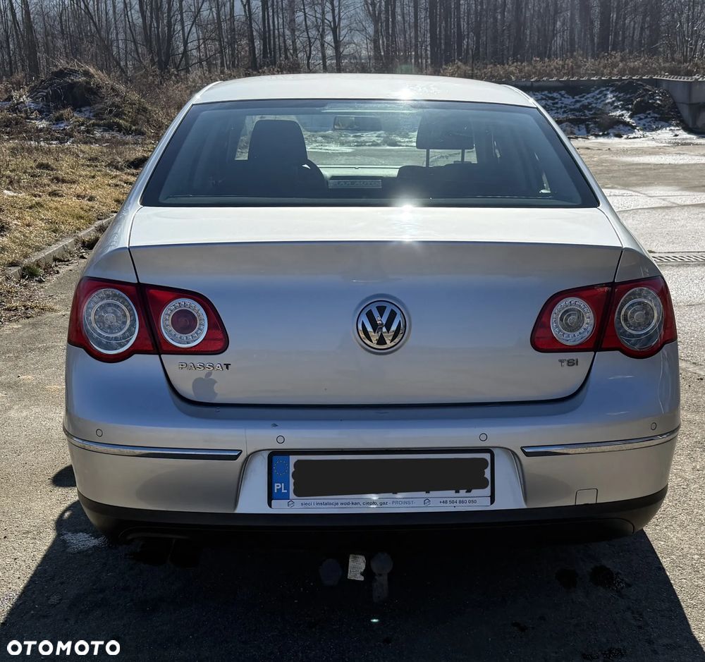 Volkswagen Passat - 11