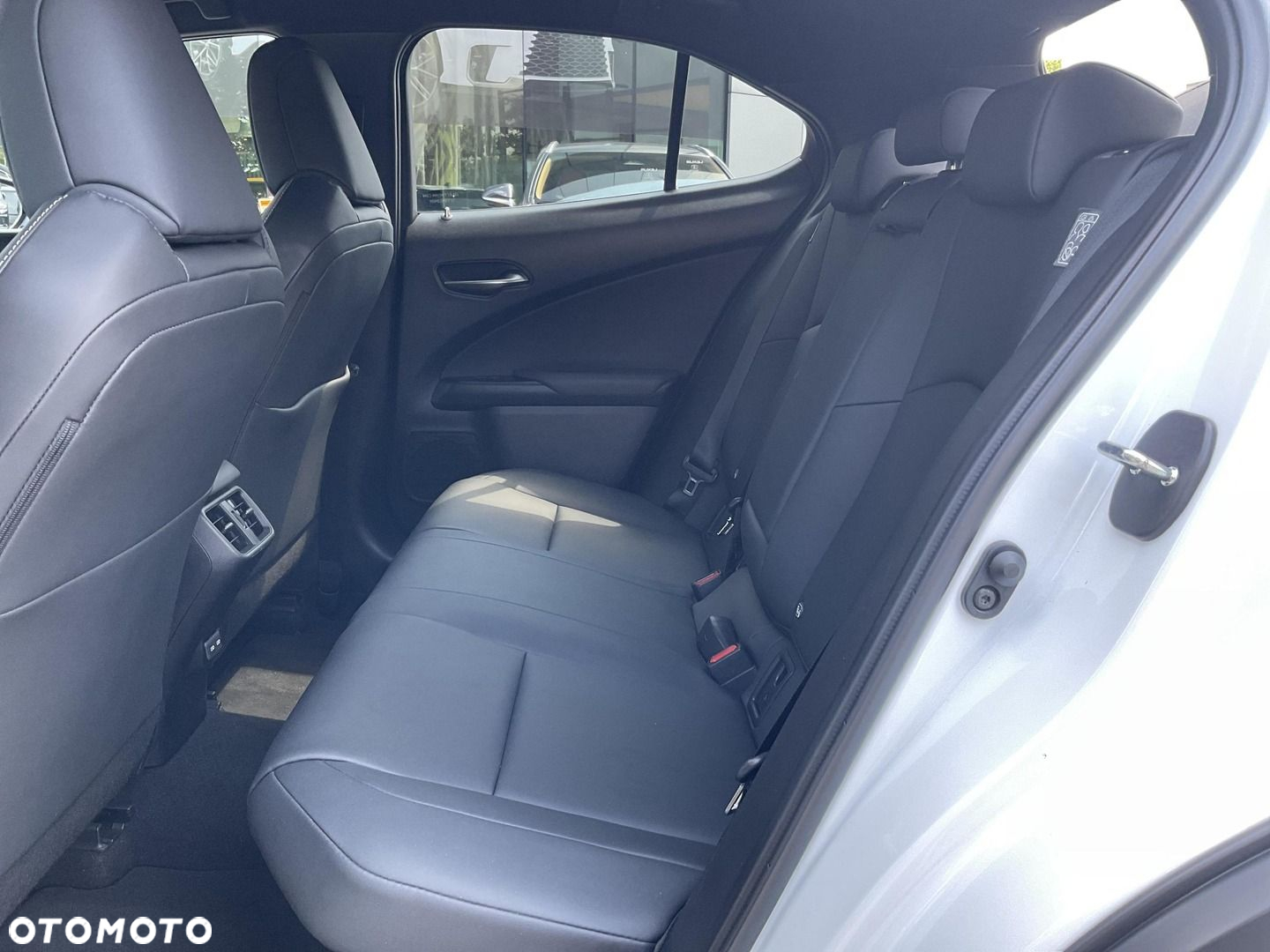 Lexus UX - 15