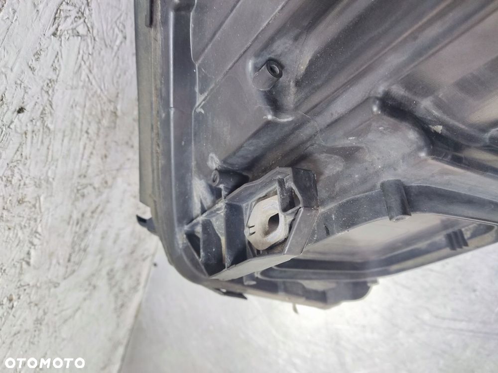 MERCEDES A KLASA W176 LAMPA PRAWA PRZEDNIA H7 UK - 12