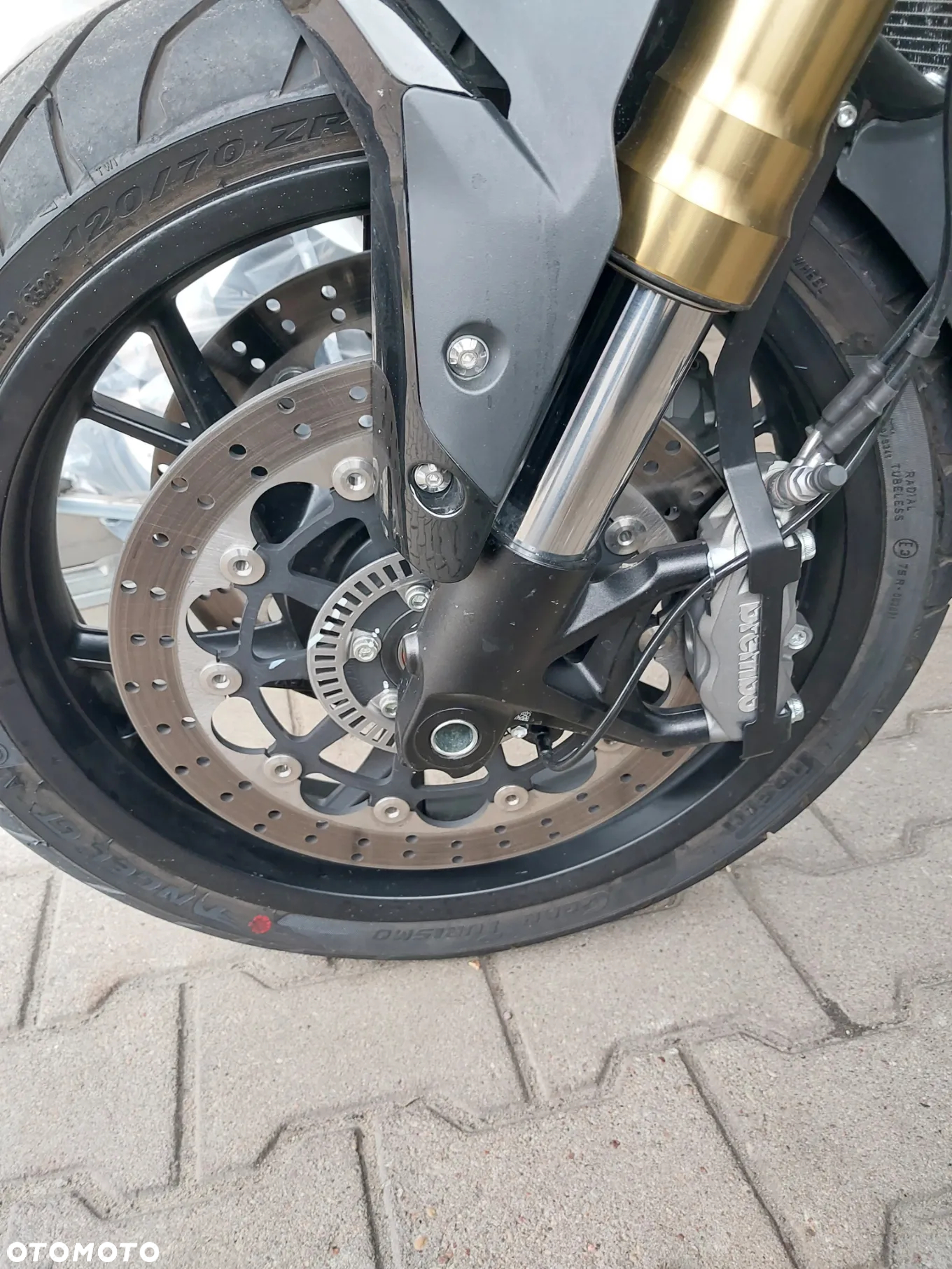 Benelli 752 S - 14
