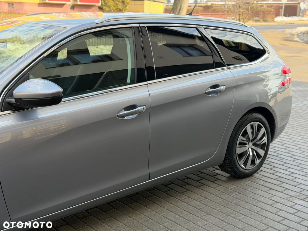 Peugeot 308 1.2 PureTech Allure S&S - 13