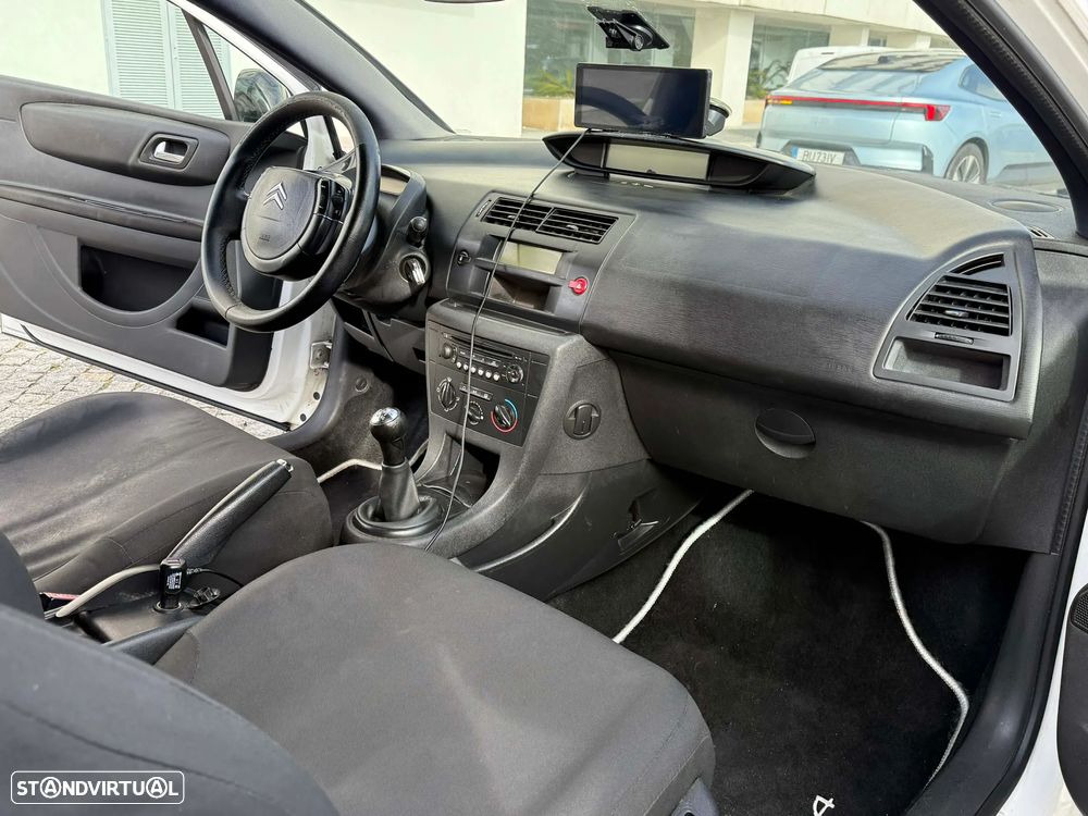 Citroën C4 1.6 HDi VTR - 9
