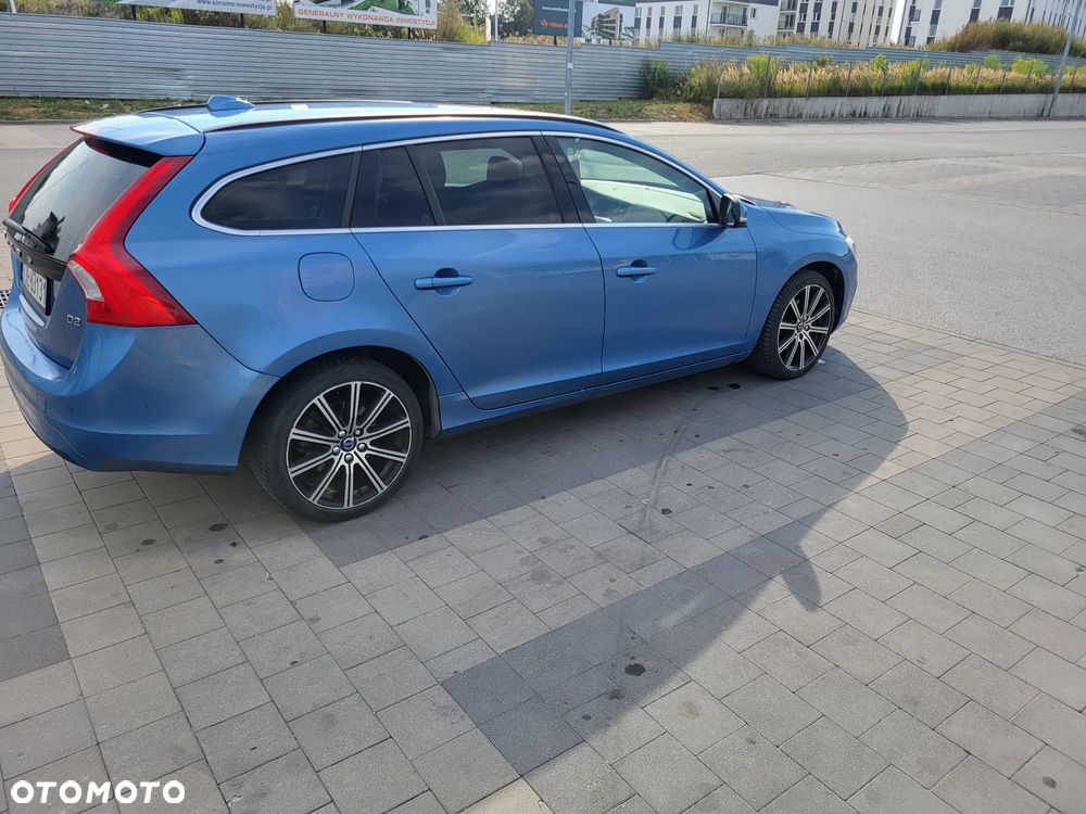 Volvo V60 D2 Momentum - 5