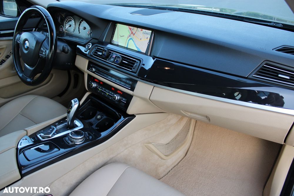 BMW Seria 5 520d Aut. - 32