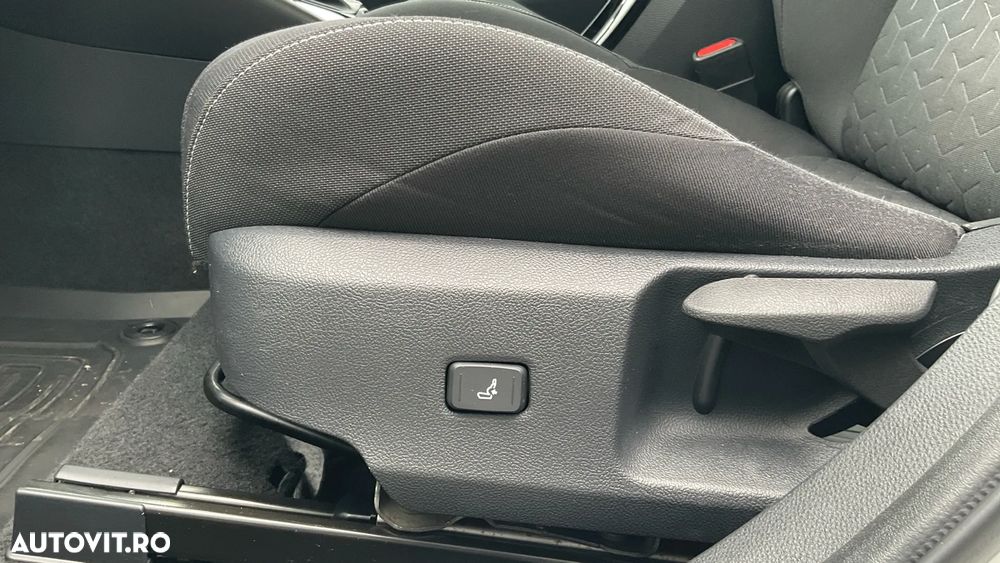 Toyota Corolla 1.8 HSD Dynamic - 33