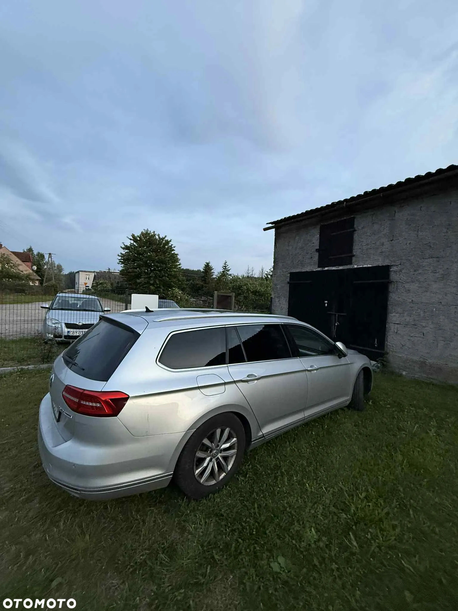 Volkswagen Passat - 2