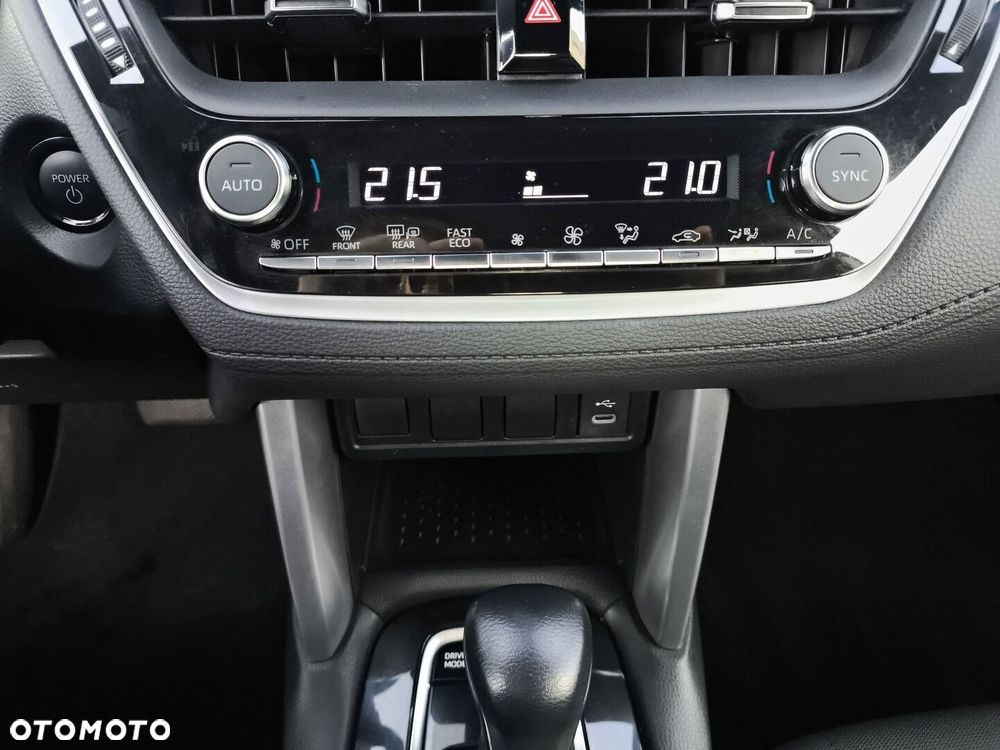 Toyota Corolla Cross - 23