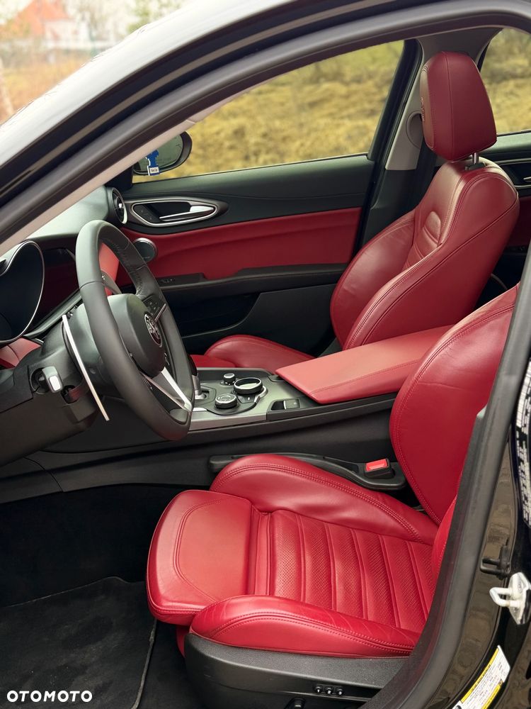 Alfa Romeo Giulia 2.0 Turbo Veloce - 10