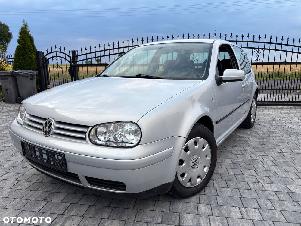Volkswagen Golf 1.6 Trendline - 1