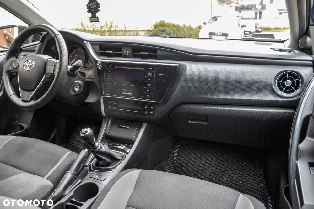 Toyota Auris - 10