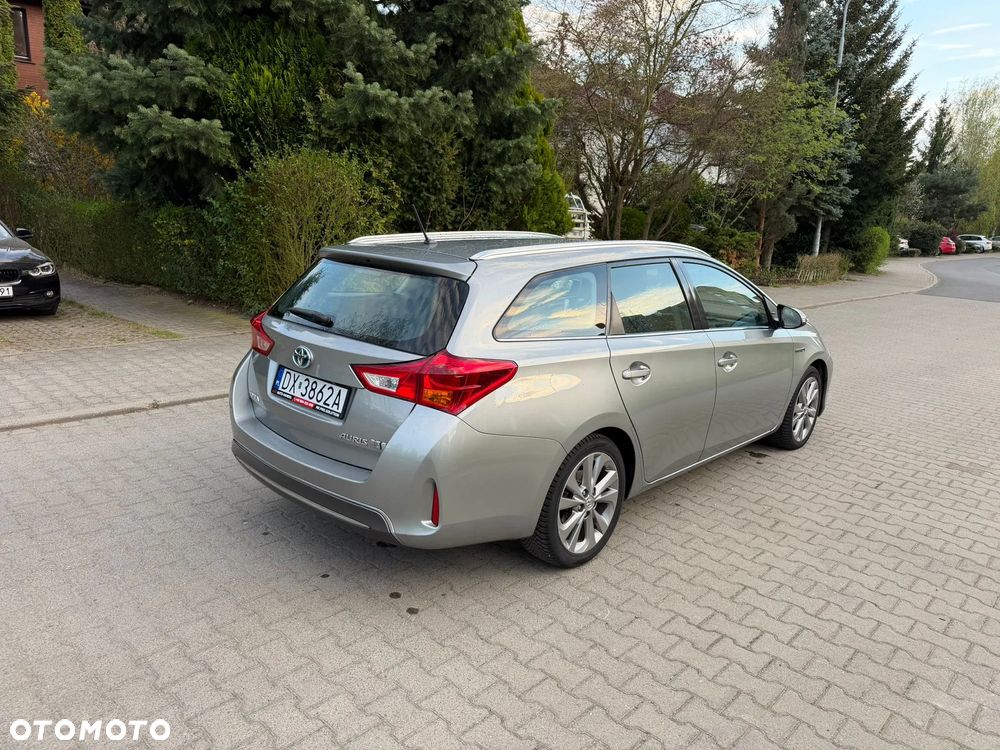 Toyota Auris 1.8 HSD Luna - 4