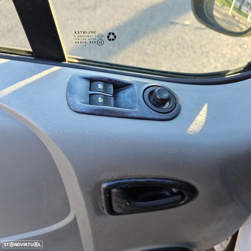 Renault Trafic - 18