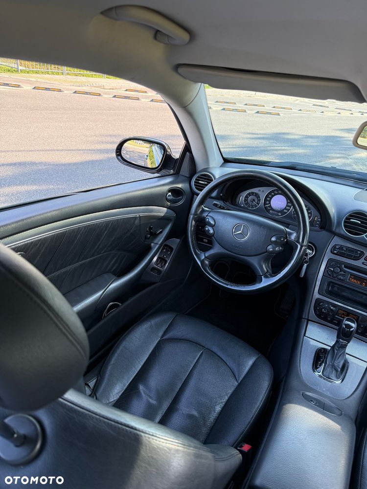 Mercedes-Benz CLK - 27
