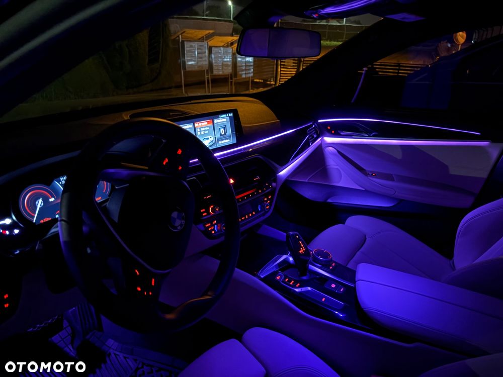 BMW Seria 5 530e iPerformance - 14