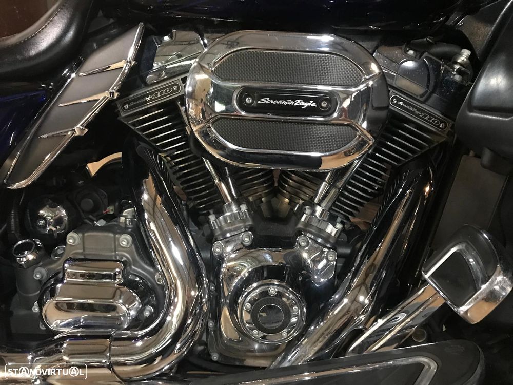 Harley-Davidson FLHXS CVO STREET GLIDE (FLHXSE) - 17