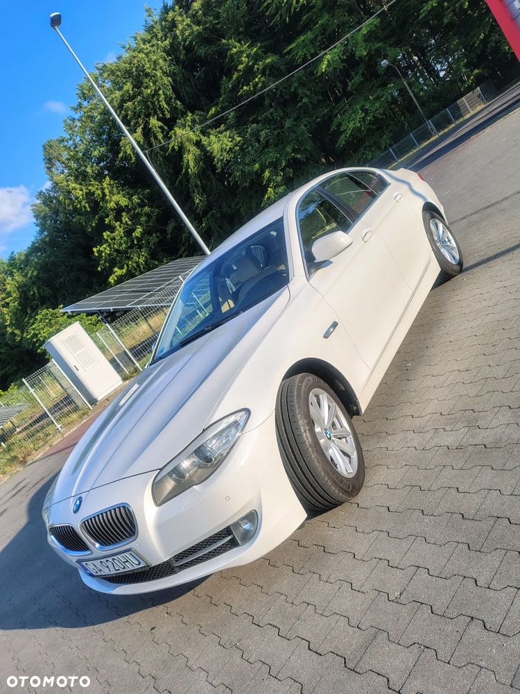 BMW Seria 5 520i - 4