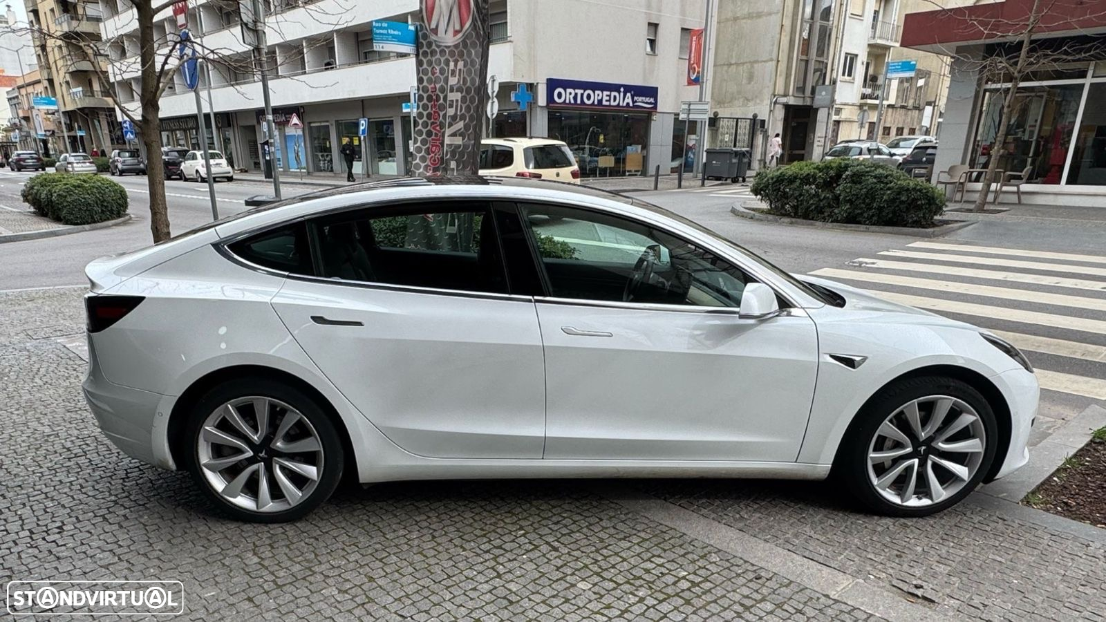 Tesla Model 3 Standard Range Plus RWD - 4