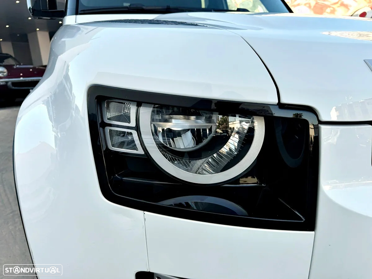 Land Rover Defender 2.0 P300e 110 AWD X-Dynamic SE - 40