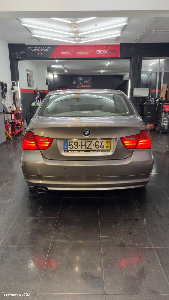 BMW 318 d Sport - 13