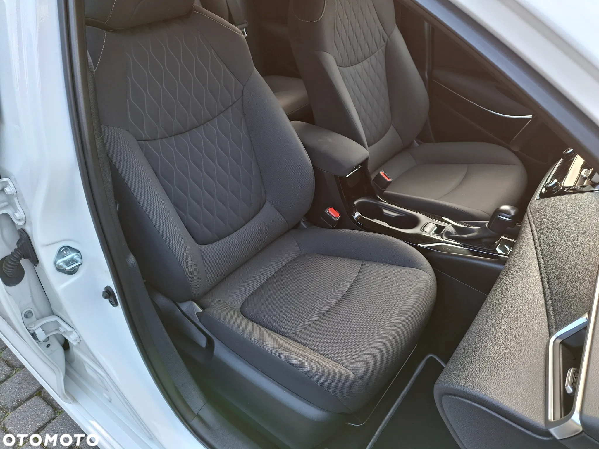 Toyota Corolla 1.8 Hybrid Comfort - 20