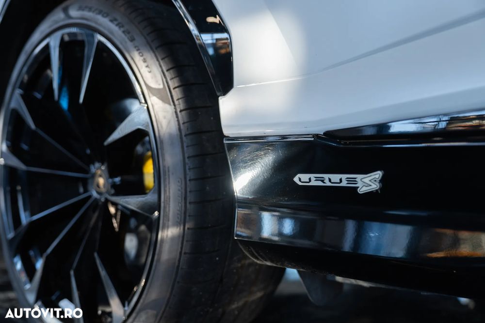 Lamborghini URUS - 11