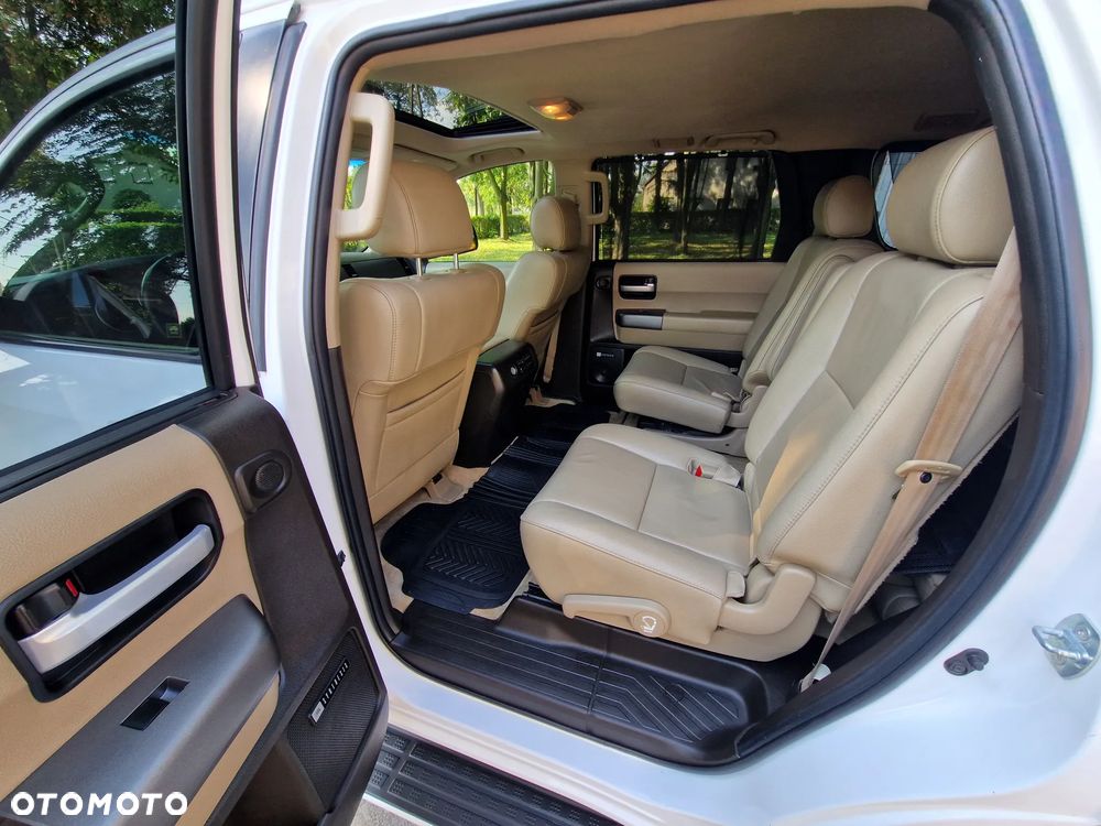 Toyota Sequoia - 4
