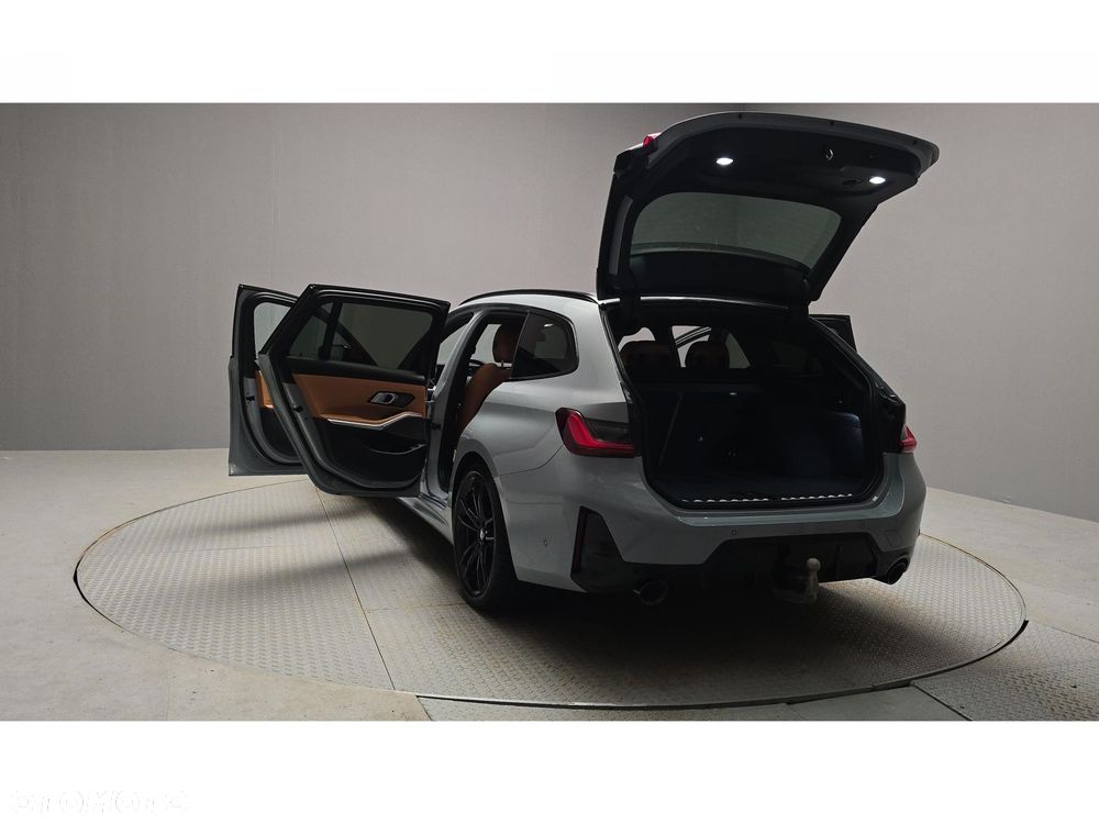 BMW Seria 3 320d xDrive M Sport - 9