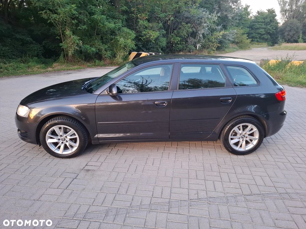 Audi A3 Sportback 1.6 Ambiente - 17